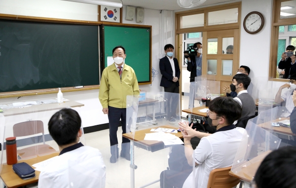 설동호 교육감 전민고 등교수업 현장방문 모습