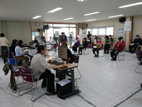 읍면동 행정복지센터 정부 긴급재난지원금 접수 현장