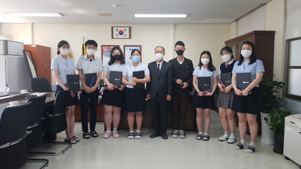 대전지방보훈청, 든든한 보훈 실천 학생들에게 처장표창 전수.