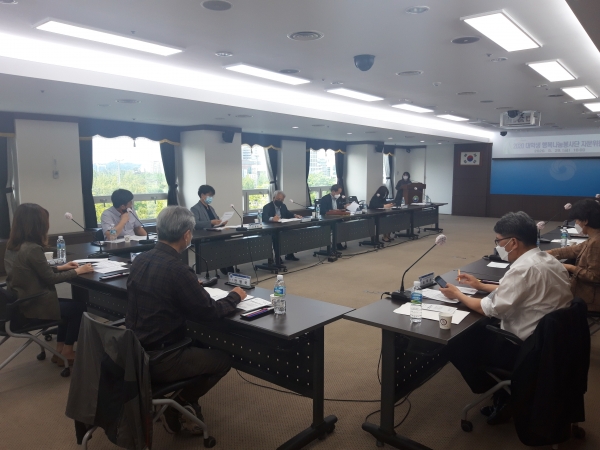 지난달 29일 서구청 장태산실에서 ‘대학생행복나눔봉사단 자문위원회’를 개최했다