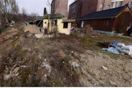 오래된 그림책 야외전시관 설치 전  청결활동전 모습