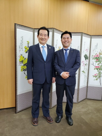 지난달 6일 정세균 총리 공관을 방문한 박정현 부여군수