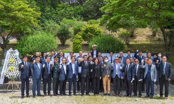 제40주기 권영주 중위 추모식 기념 단체사진