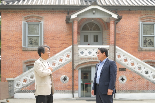 오세현 아산시장, 성체와 성혈 대축일을 앞두고 공세리성당 방문