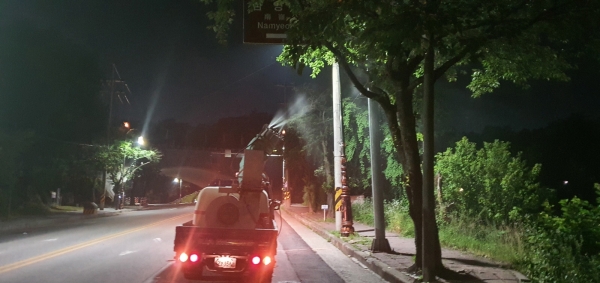 미국흰불나방 방제장면