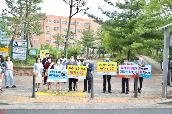 17일 천안시 교통안전 캠페인에 박상돈 시장 참여