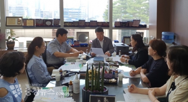 이종담, 복아영 의원, 천안시 작은도서관 지원 관련 간담회 가져