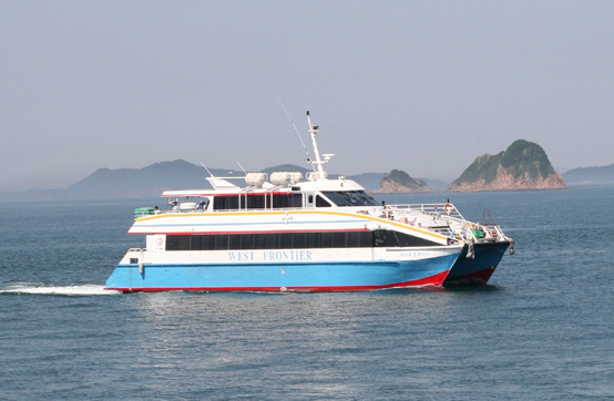 여객선 운항 장면