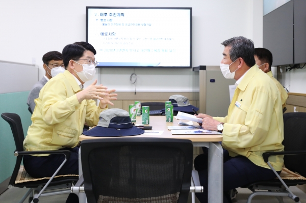 대천해수욕장 개장 준비 현지 점검(좌측 김양수 해수부 차관, 우측 김동일 보령시장)