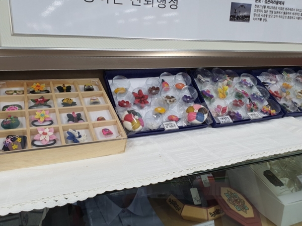 내달 3일까지 군청 민원봉사과에 한산모시 제품 소규모 전시회 진행