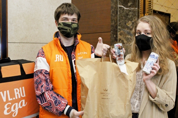 극동러시아 음식배달앱 이용객 K-음료 증정사진