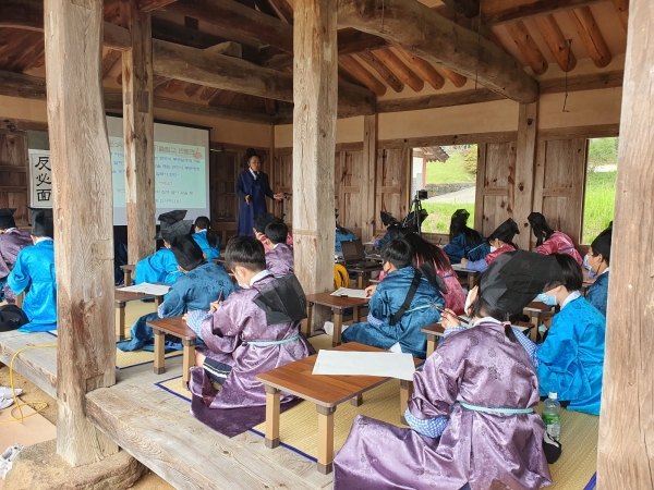 부여 동헌에서 피우는 문화향기 진행 장면