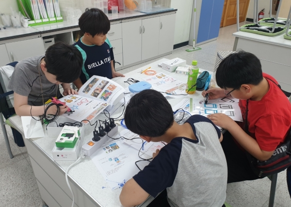 지난해 영재학급 및 영재교육원의 영재수업 및 영재교육연합캠프 활동 모습