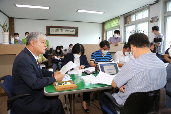 문정우 금산군수 취임 2주년 기자회견 모습