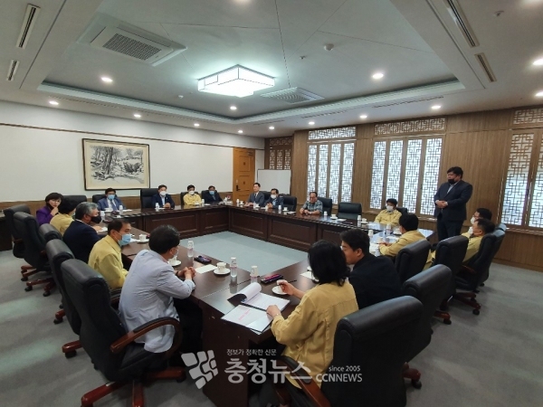 대전시의회 민주당 소속 의원들이 의장단 후보자 등록 마감일인 9일 비공개 간담회를 개최한 모습.