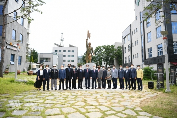 예산군 충남최초 3.1만세운동 조형물 제막식
