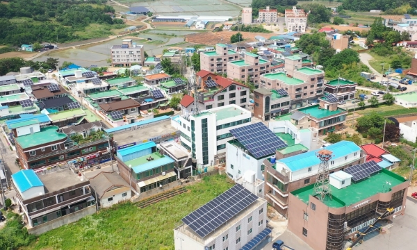 석문면 삼봉4리 에너지자립마을에 가가호호 태양광설비 설치 모습