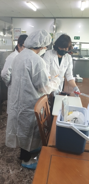 유치원. 어린이집 급식소 위생점검 모습