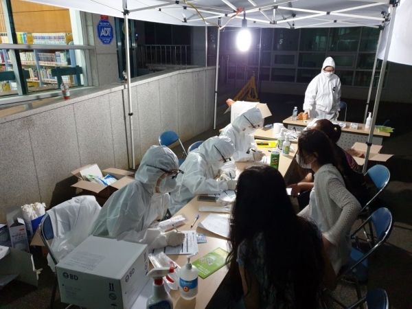 코로나19 이동선별진료소 운영 모습