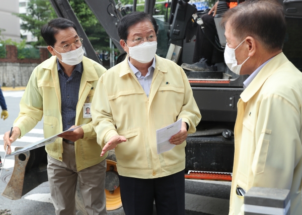 장종태 청장 폭우피해 복구현장 검검 모습