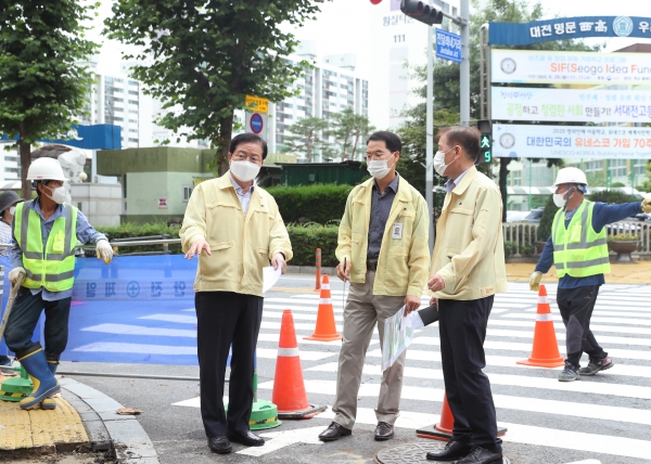 장종태 청장 폭우피해 복구현장 검검 모습