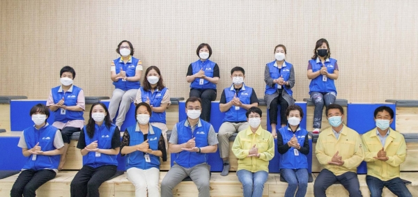 지난 17일 구청 청년벙커에서 지역사회의 신재생에너지 확산 방안을 논의하기 위해 넷제로 대덕지킴이와 간담회