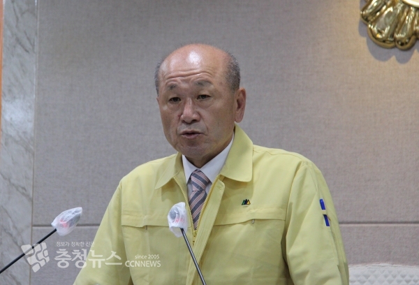 윤용관 홍성군의장이 21일 "홍성군 발전을 위해 매진하겠다"고 밝혔다.