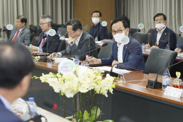 22일 시청 중회의실에서 지역 내 11개 대학 총․학장을 초청해 간담회를 열고 상호 협력 방안에 대해 논의