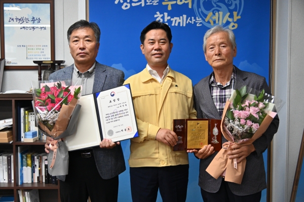 표창장 수여식 단체사진