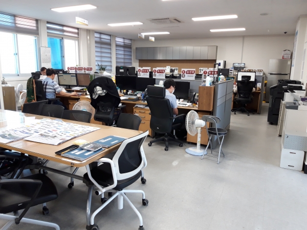 리모델링 후 허가처리과 사무실