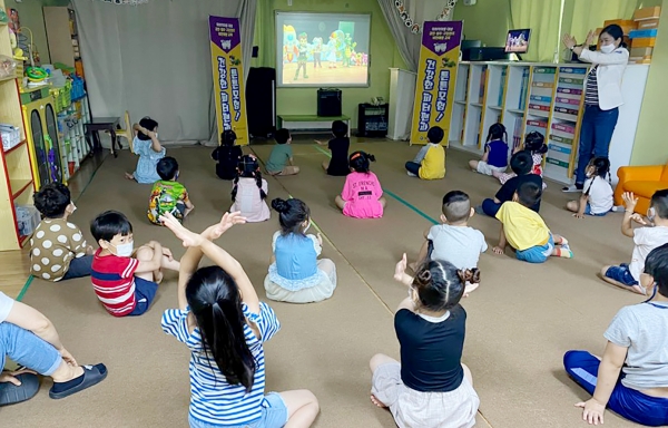 미취학 아동대상 흡연예방 뮤지컬 인형극 영상 관람 (꿈나무어린이집)