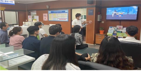 여성친화도시에 대한 필요성 및 취지를 담은 동영상을 함께 보며 구민과 밀접한 공공서비스를 성평등에 부합한 지역정책으로 재탄생되도록 공감대 형성