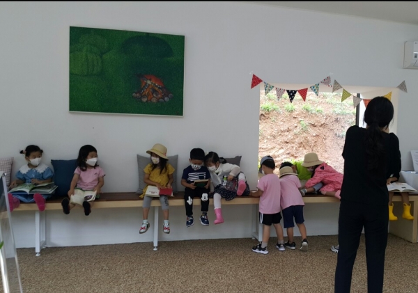 삼선산수목원 숲속도서관 이용 모습