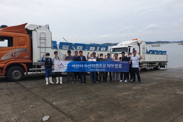 지난 28일 천수만 수산자원보호구역(부석면 창리항)에 감성돔 치어 방류 사진)