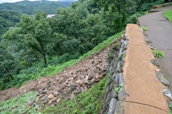 공산성 임류각 옆 일부 성벽 무너져 긴급보수와 함께 백제성곽 조사 추진