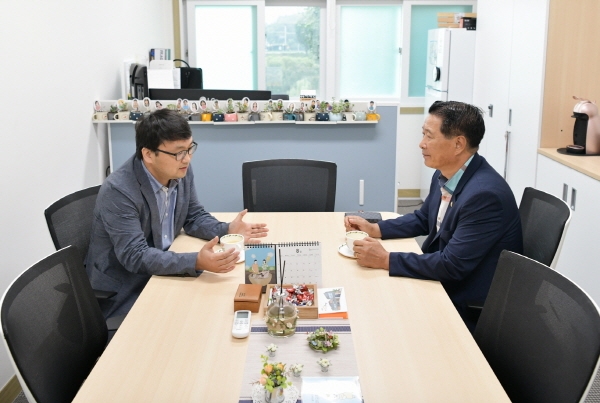 이종운 의장, 장애인종합복지관 방문 모습