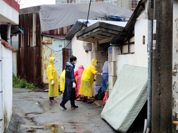 승진빌라 침수가구 복구활동 사진