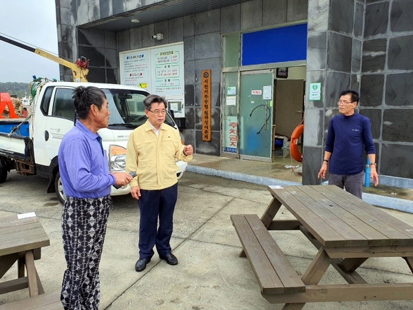 노박래 서천군수, 강풍 피해 현장 응급복구지휘 모습