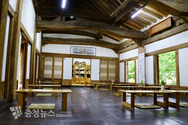 문화공간으로 재탄생한 옛 홍주목사 집무실 안회당