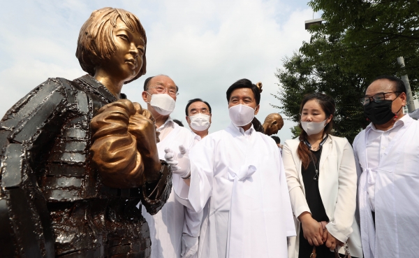 평화의 소녀상 모습