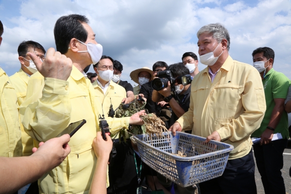 문정우 금산군수 수해극복 (정세균 총리)