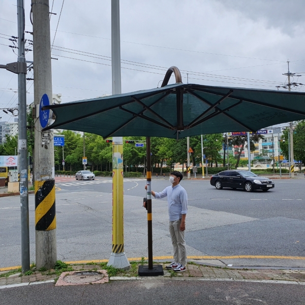 폭염대비 시설물 점검 및 물품배부, 태평초네거리 그늘막 점검