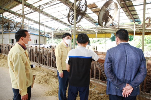 지난 25일 성연축산농가 점검 모습