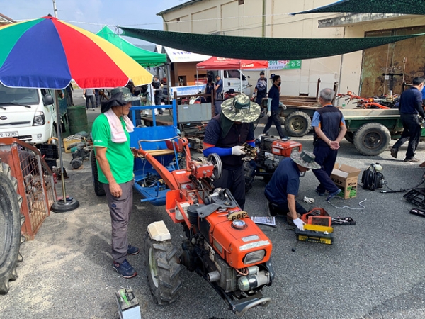 침수피해지역 농기계 순회수리 모습