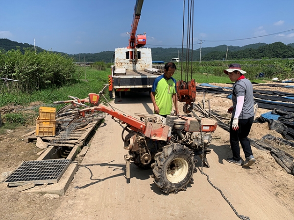 침수피해지역 농기계 순회수리 모습