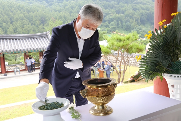 이치대첩기념제 분향 모습