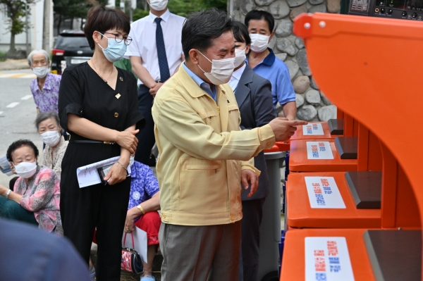 음식물류폐기물 종량제 기기(RFID) 시연회 개최 모습