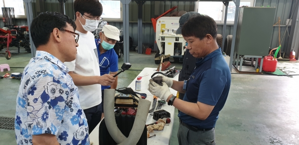 예취기 정비 및 안전사용 교육 모습