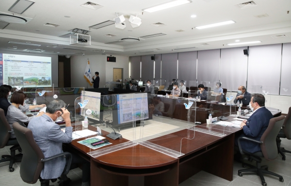 성주산 내륙산악 관광자원 개발사업 기본 및 실시설계용역 중간보고회 개최 모습