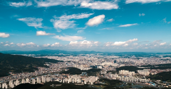 식장산에서 본 하늘모습